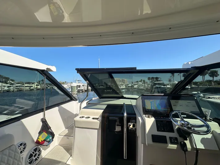  Yacht Photos Pics 2021 REGAL 36 XO - Image 22