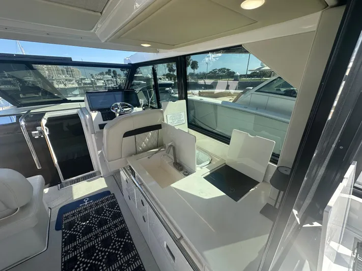  Yacht Photos Pics 2021 REGAL 36 XO - Image 15