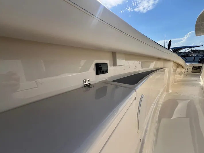  Yacht Photos Pics 2025 Scout 425 LXF boat interior with sleek design and modern features.