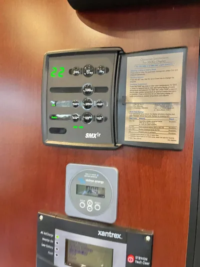 Covetime II Yacht Photos Pics Control panel of Sea Ray 44 Sedan Bridge 2006.