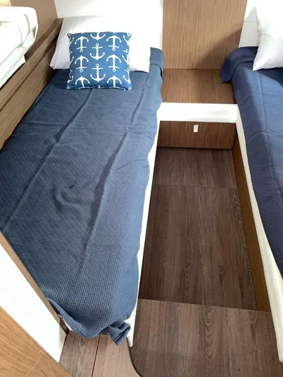  Yacht Photos Pics 2018 Beneteau Gran Turismo 40 - Image 27