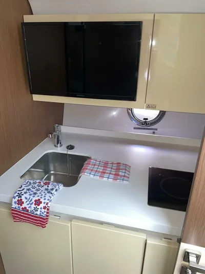  Yacht Photos Pics 2018 Beneteau Gran Turismo 40 - Image 20