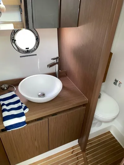  Yacht Photos Pics 2018 Beneteau Gran Turismo 40 - Image 26