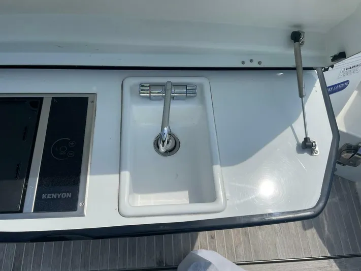  Yacht Photos Pics 2018 Beneteau Gran Turismo 40 - Image 17