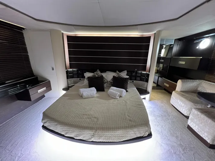  Yacht Photos Pics Luxurious interior of 2006 Azimut 86S yacht with elegant bed and modern furnishings.