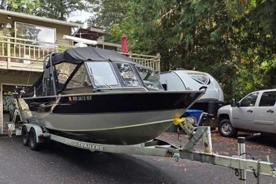 Alumaweld 22 Intruder and Chevy Silverado