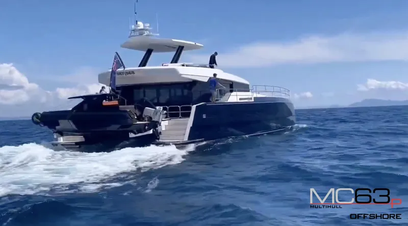 Offshore Carbon-fiber Power Catamaran Yacht Photos Pics 