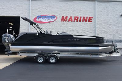 Bennington R Bowrider Line