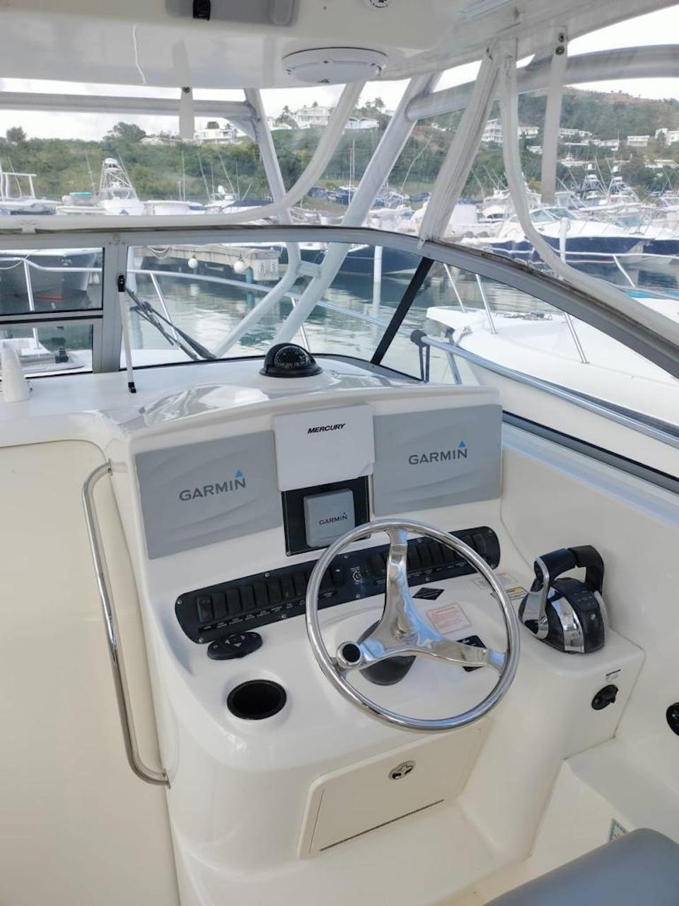 2005 Boston Whaler 305 Conquest Walkaround for sale - YachtWorld