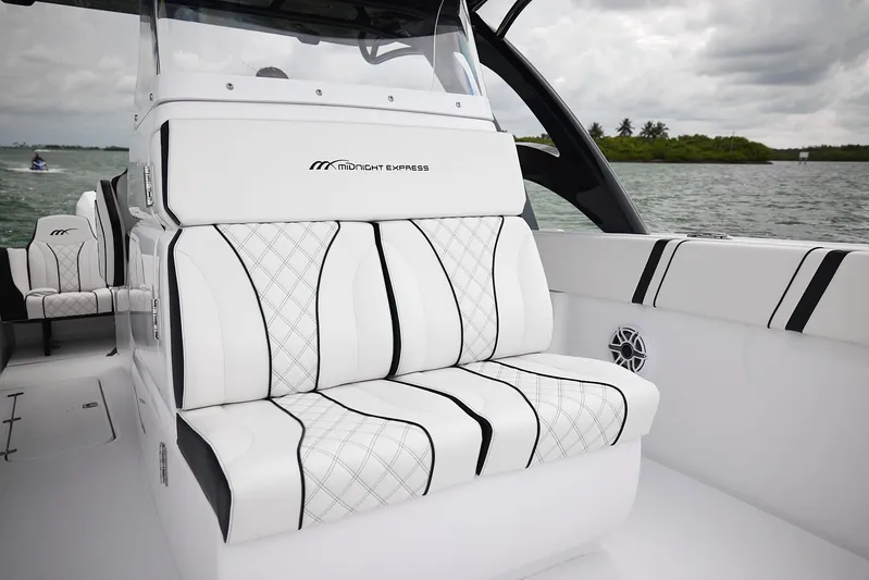  Yacht Photos Pics Manufacturer Provided Image