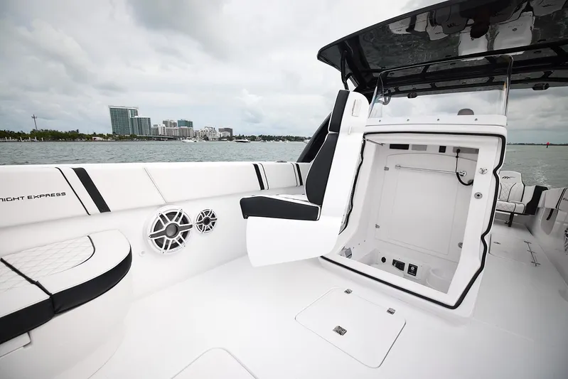  Yacht Photos Pics Manufacturer Provided Image