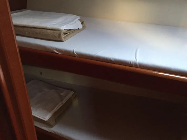  Yacht Photos Pics Beneteau Oceanis 423 Clipper