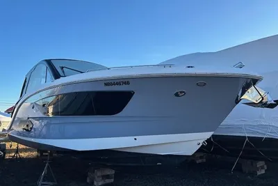 Sea Ray Sundancer 370 Outboard