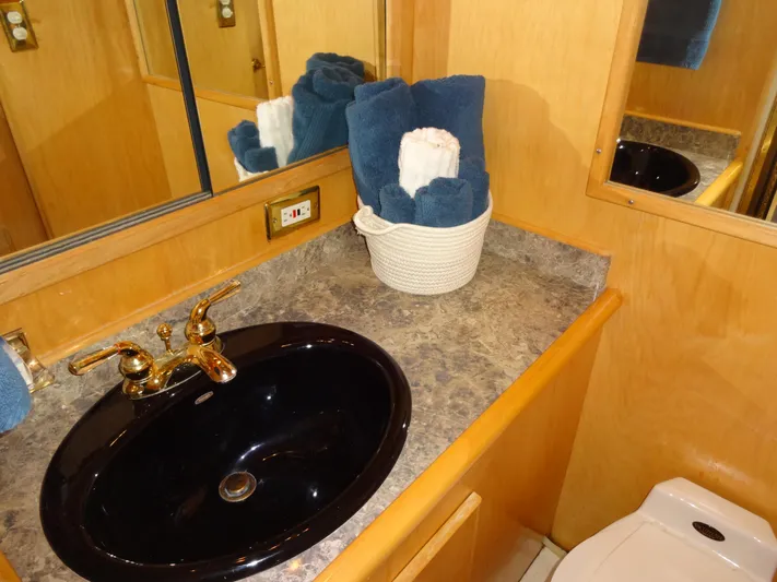 Gypsy Soul Yacht Photos Pics 