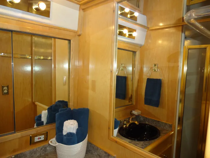 Gypsy Soul Yacht Photos Pics 