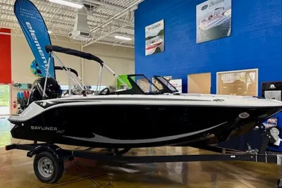 Bayliner Element M17