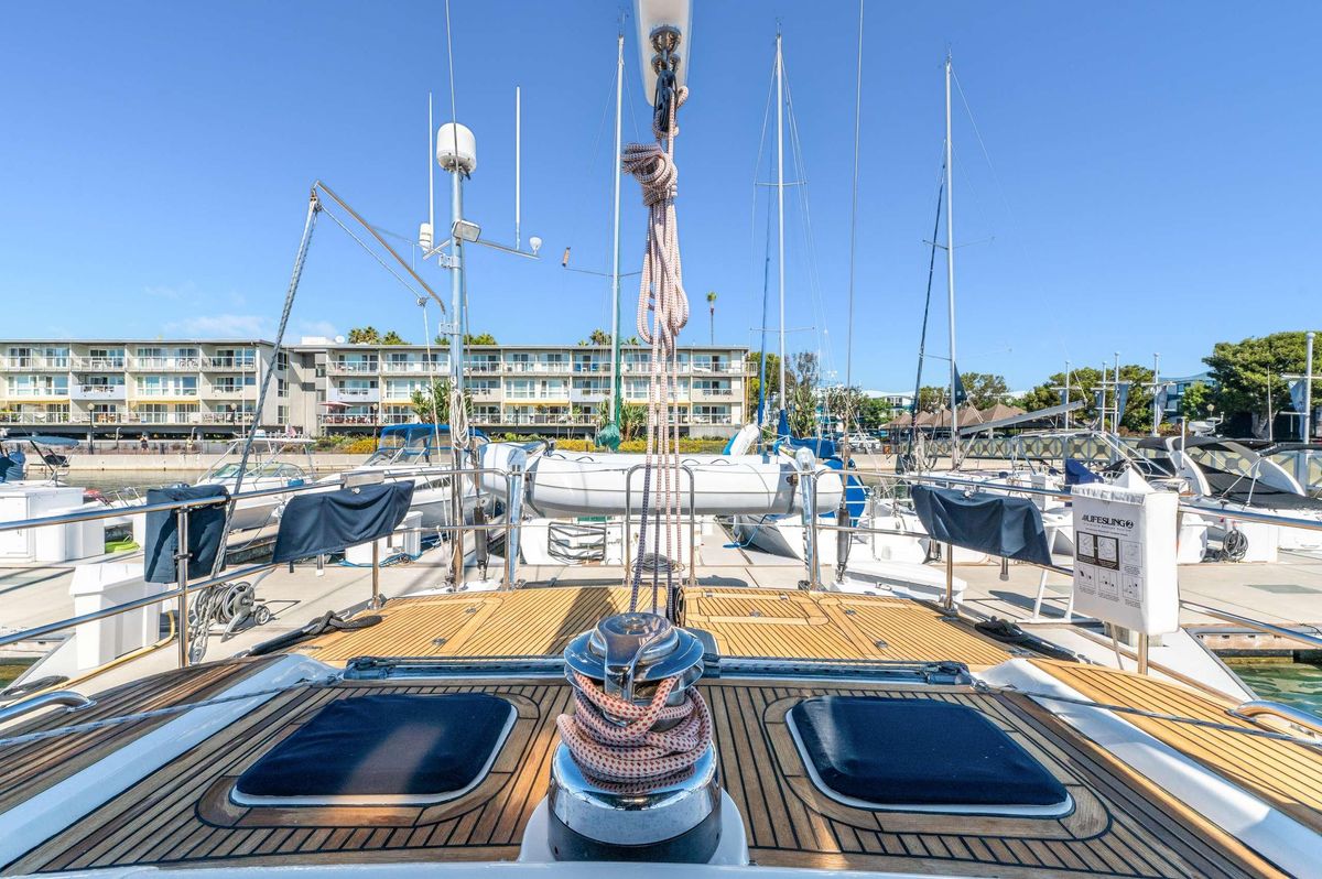 2006 Hylas 70 
