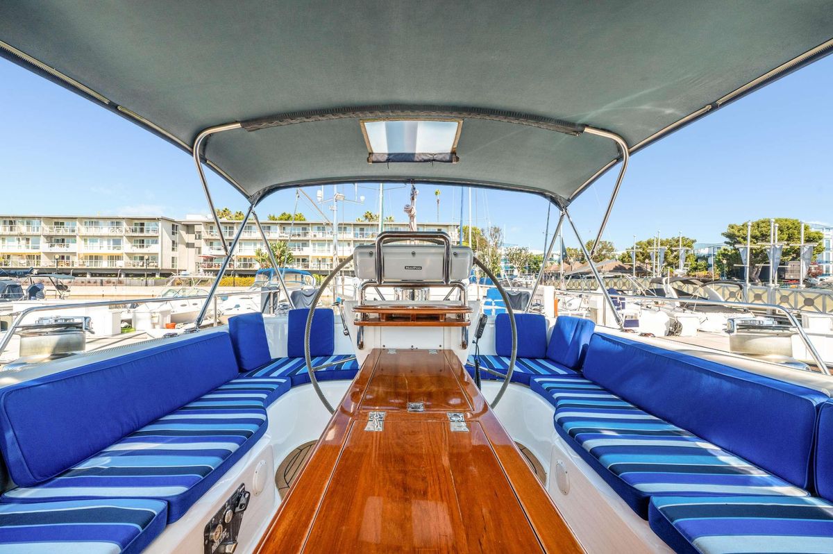 2006 Hylas 70 