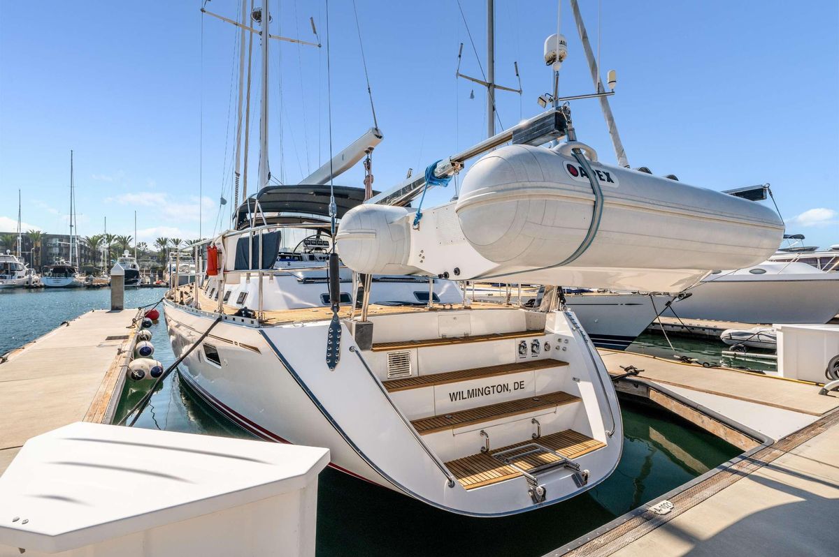 2006 Hylas 70 