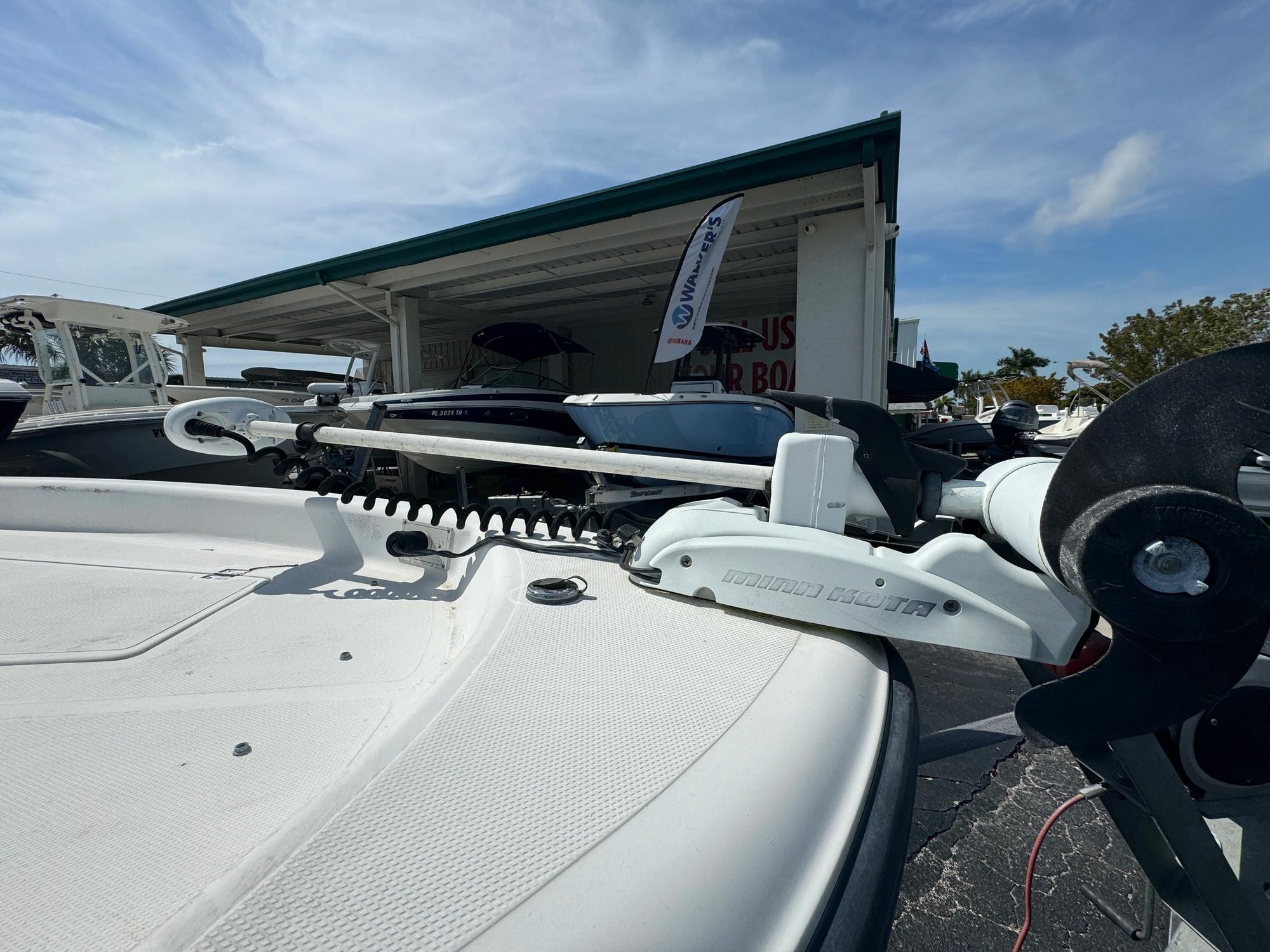 2000 Mako Bay Shark 2100 Center Console For Sale - YachtWorld