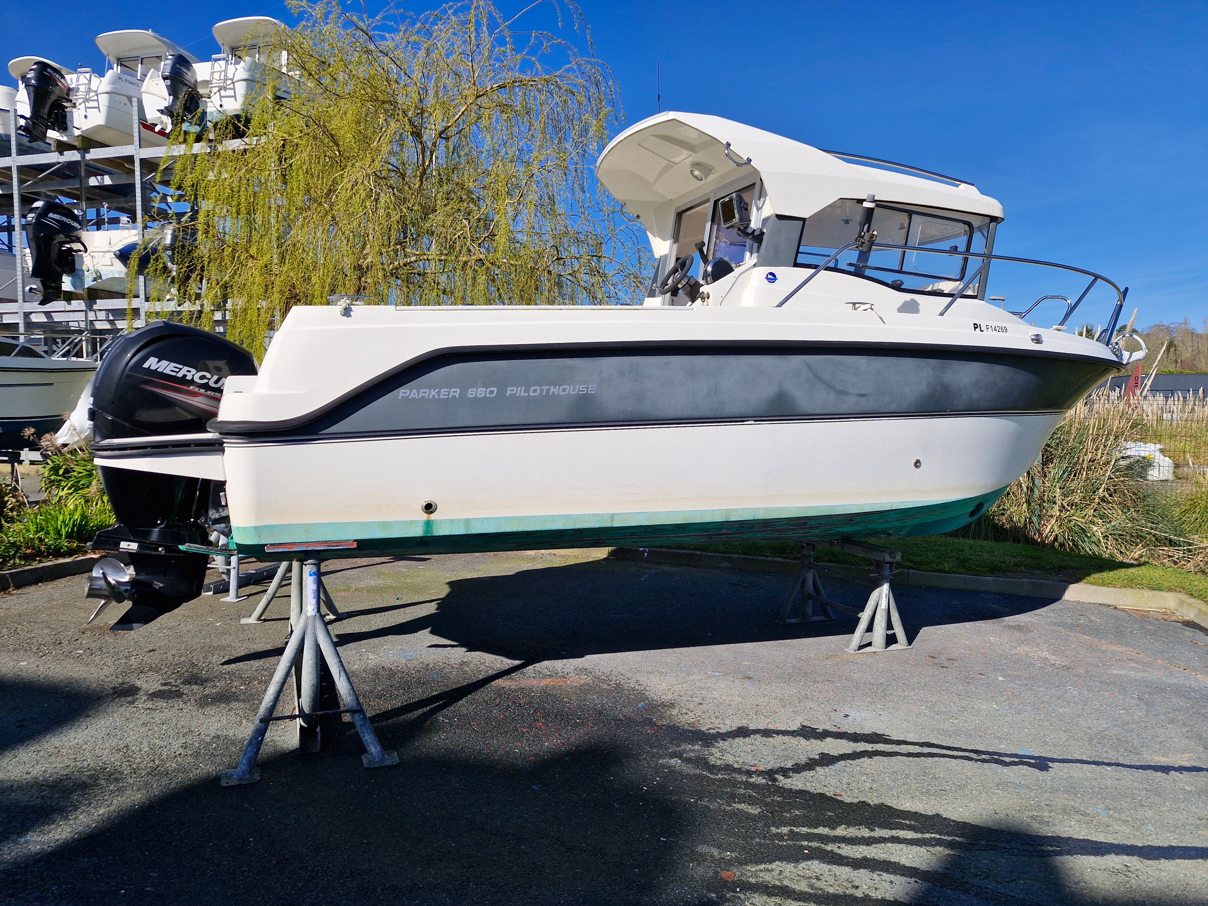 2013 Parker 660 Pilothouse