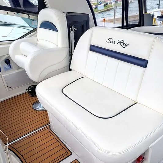 Good Trouble Yacht Photos Pics Helm Seating Area