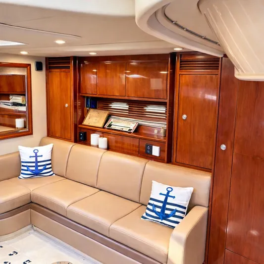 Good Trouble Yacht Photos Pics Salon Seating