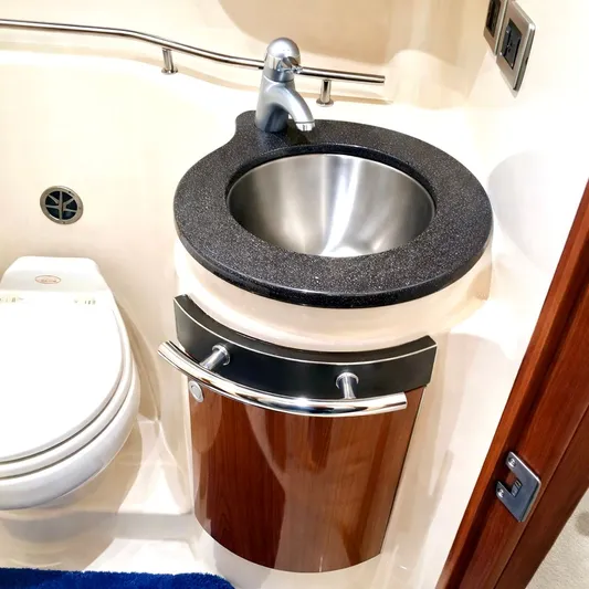 Good Trouble Yacht Photos Pics Head