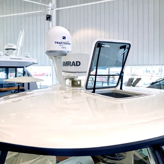 Good Trouble Yacht Photos Pics Hardtop - Navigation Equipment