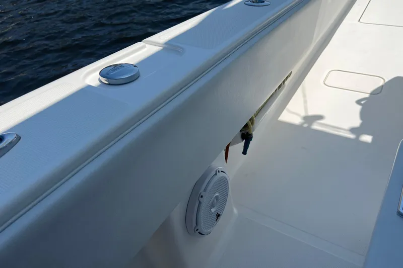  Yacht Photos Pics 2018 Invincible 36 Open Fisherman boat deck with speaker and clean design.