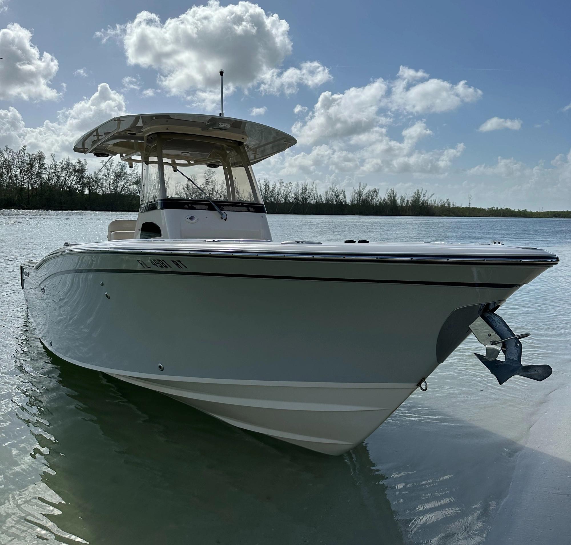 Grady-White  Canyon 271 Center Console