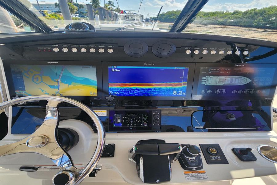 2022 Boston Whaler 420 Outrage