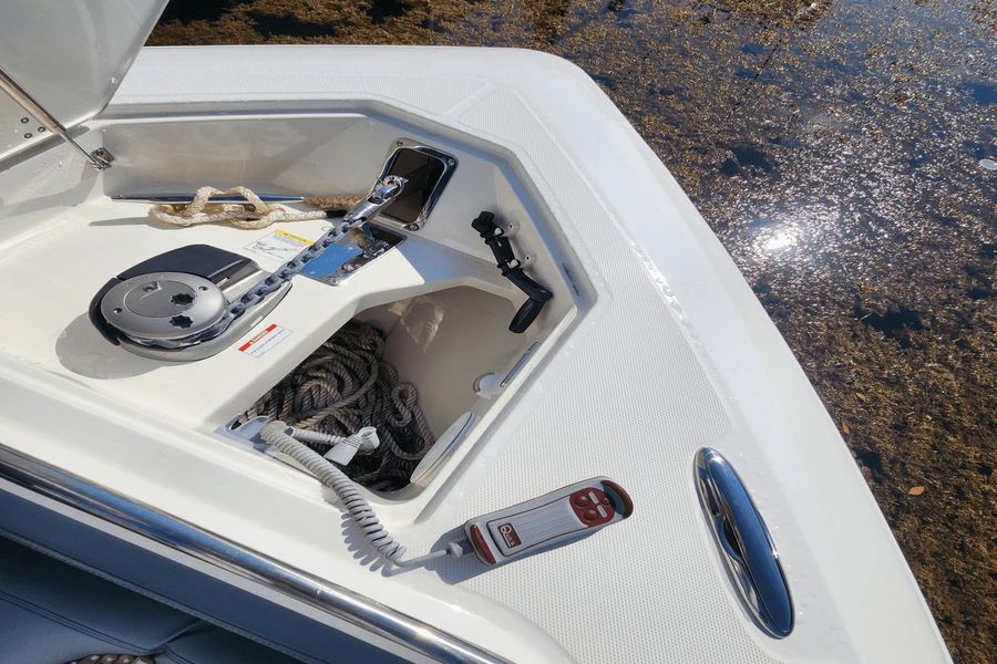 2022 Boston Whaler 420 Outrage