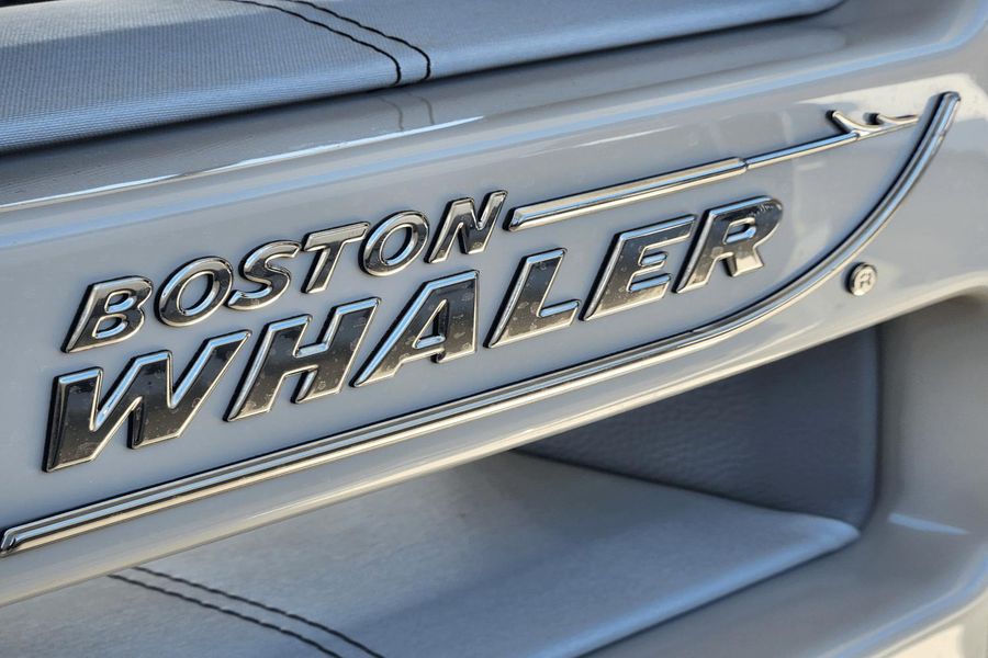 2022 Boston Whaler 420 Outrage