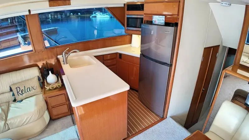  Yacht Photos Pics 1998 Viking 47 Convertible - Image 26