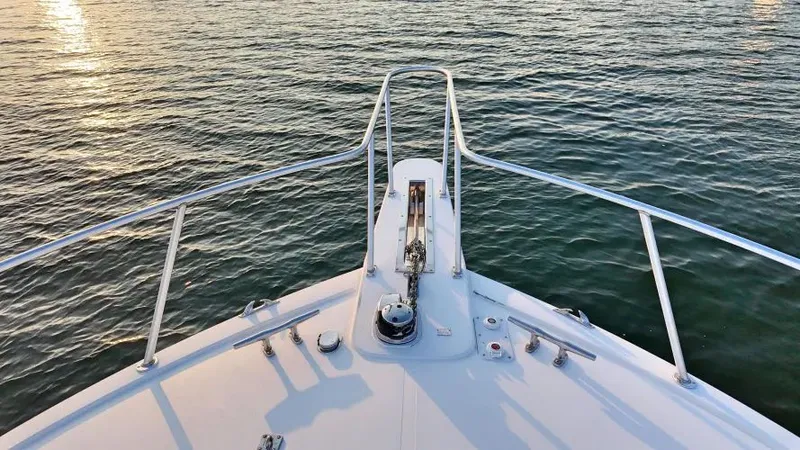  Yacht Photos Pics 1998 Viking 47 Convertible - Image 21