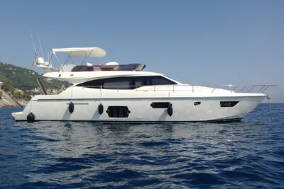 Ferretti Yachts 570