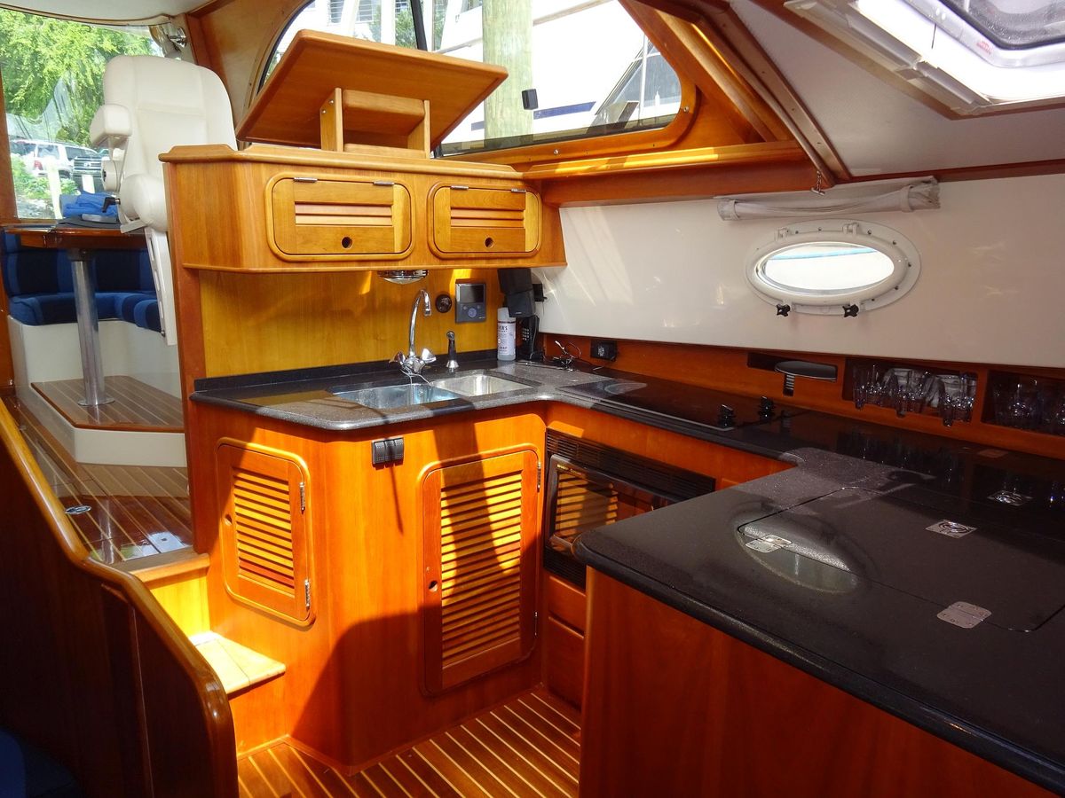 2002 Hinckley 44 