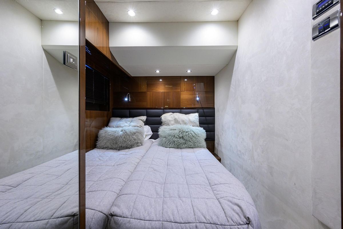 2016 Princess 64 