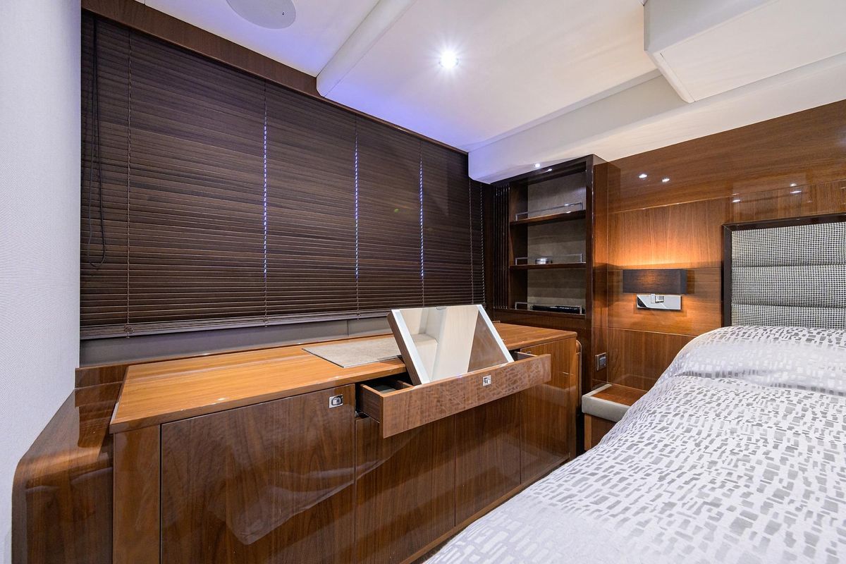 2016 Princess 64 