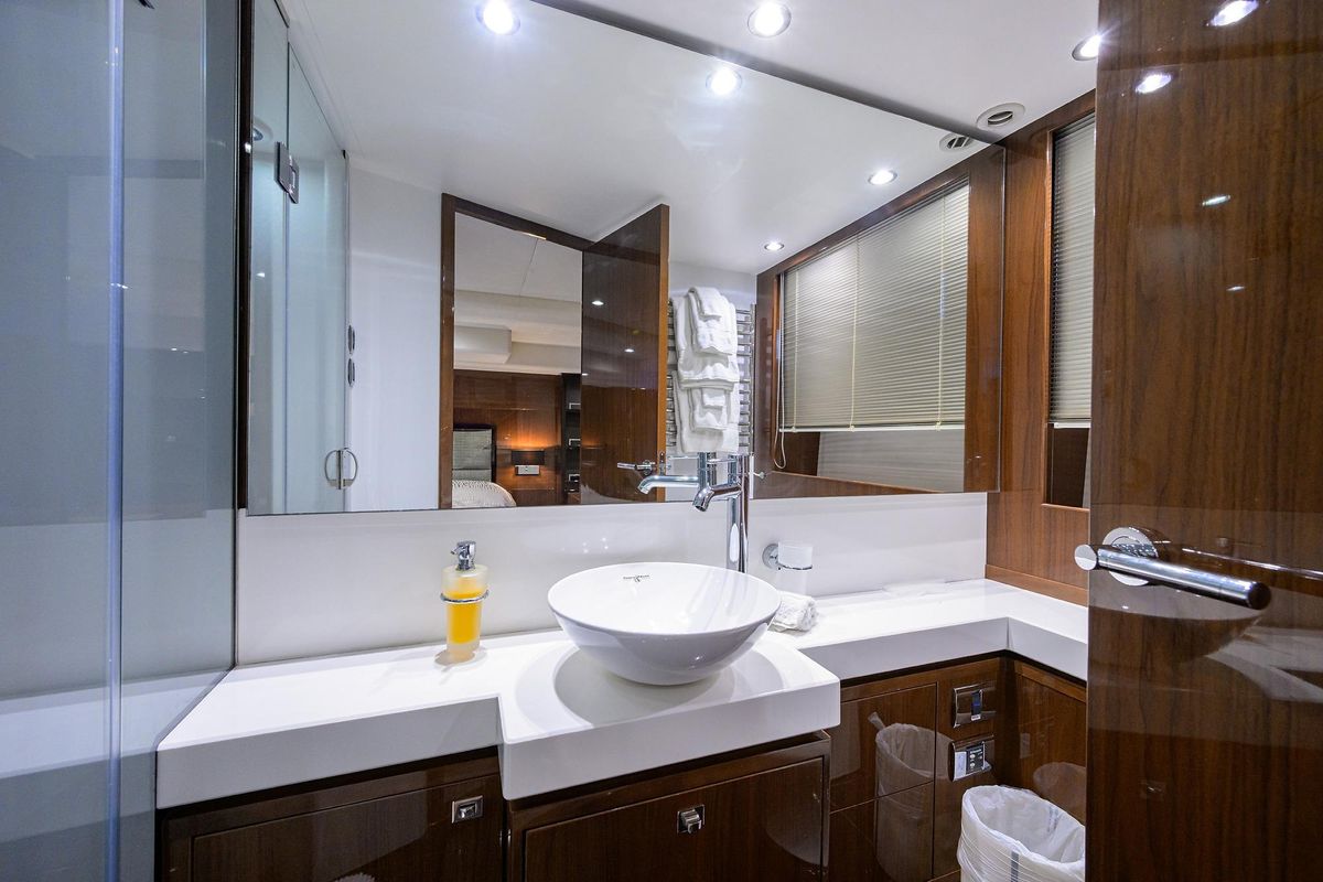 2016 Princess 64 