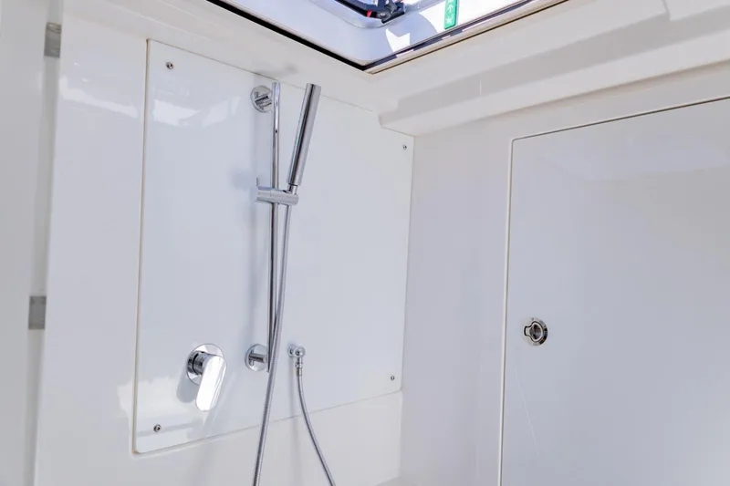 Mabinti Yacht Photos Pics 2024 Leopard 40 Powercat interior shower with sleek chrome fixtures and modern design.