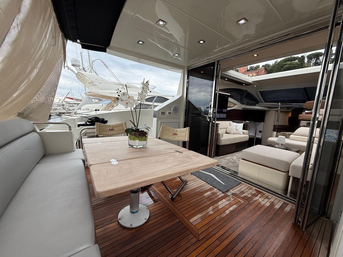 2011 Azimut 43 