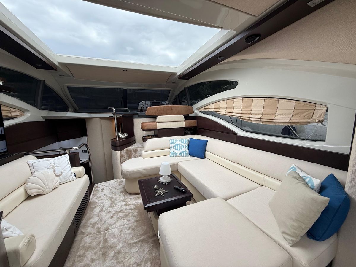 2011 Azimut 43 