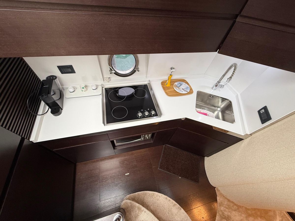 2011 Azimut 43 