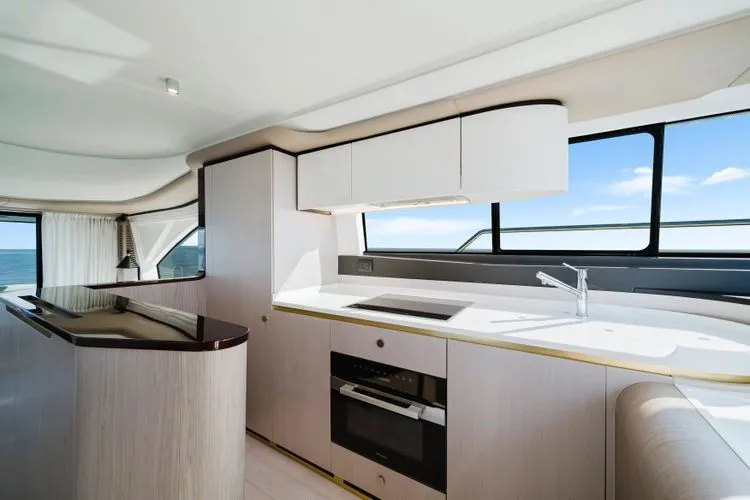 Our Trade Yacht Photos Pics 2023 Azimut 60 Fly - Image 18
