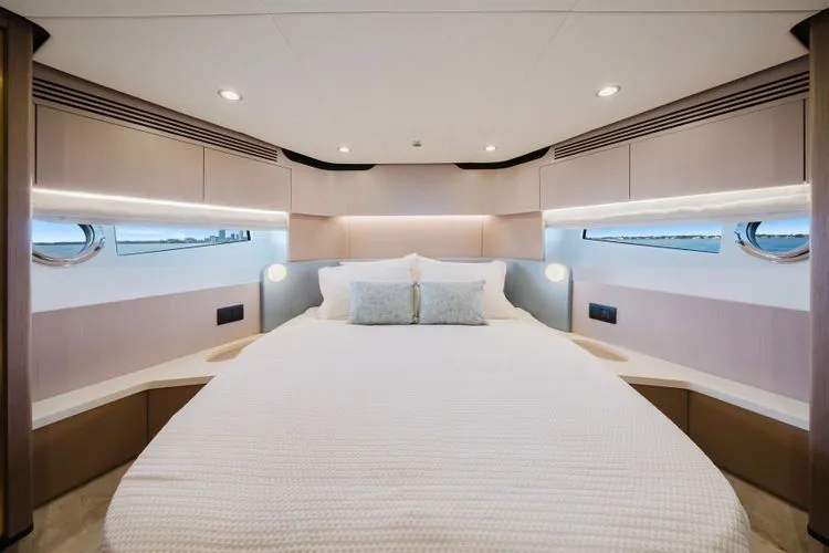 Our Trade Yacht Photos Pics 2023 Azimut 60 Fly - Image 27