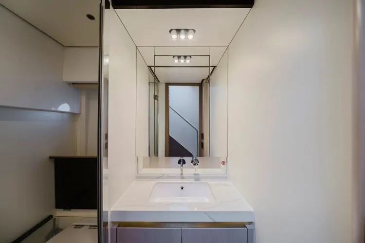 Our Trade Yacht Photos Pics 2023 Azimut 60 Fly - Image 24