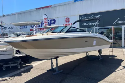 2018 Sea Ray SPX 210 OB