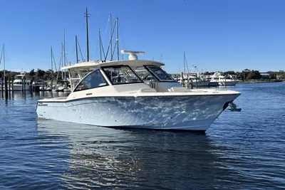 Grady-White Freedom 375